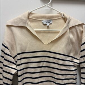 Collared V‑Neck Striped Sweater in Cream and Navy